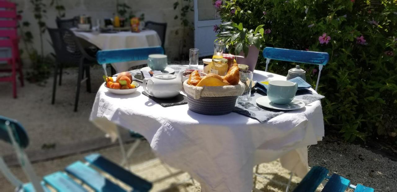 Chambres D'Hotes - Les Bujours Saint-Georges-des-Côteaux Esterno foto