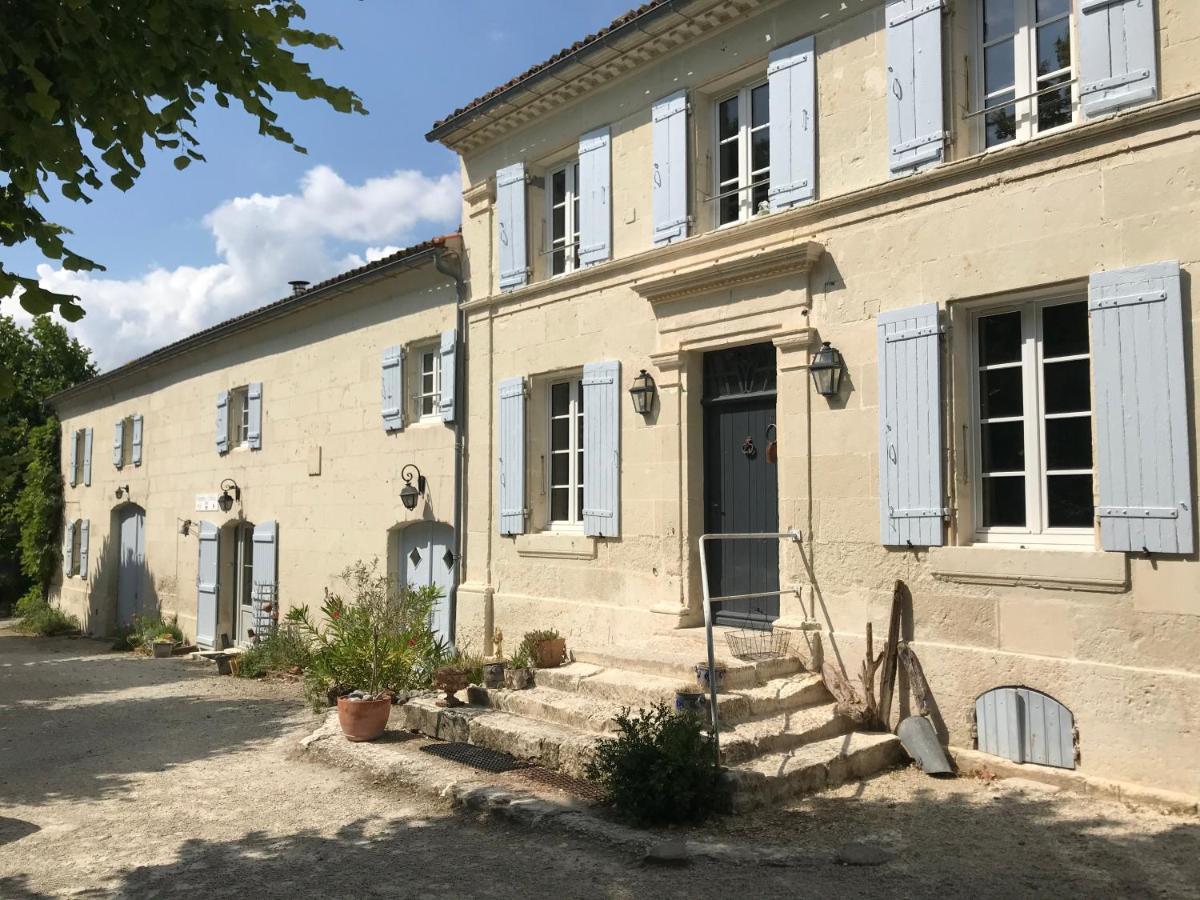 Chambres D'Hotes - Les Bujours Saint-Georges-des-Côteaux Esterno foto