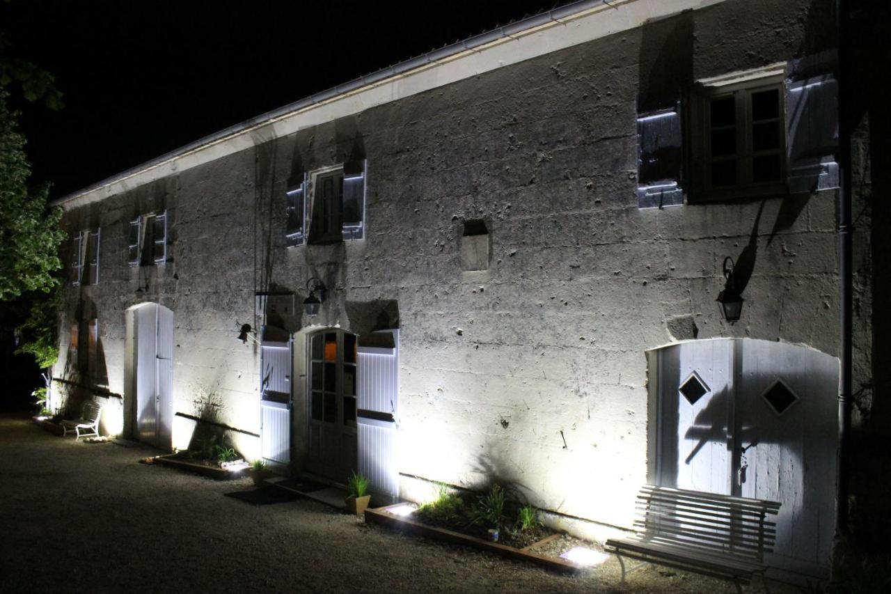 Chambres D'Hotes - Les Bujours Saint-Georges-des-Côteaux Esterno foto