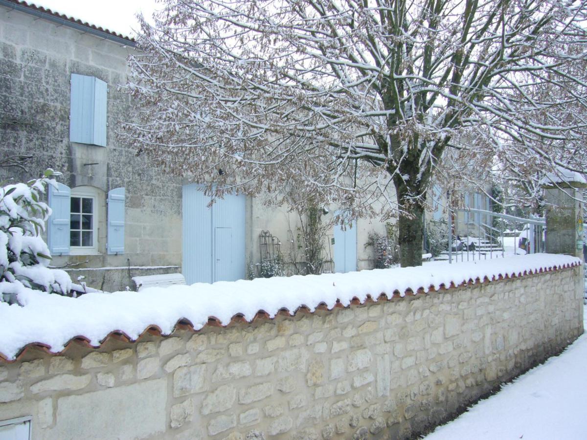 Chambres D'Hotes - Les Bujours Saint-Georges-des-Côteaux Esterno foto